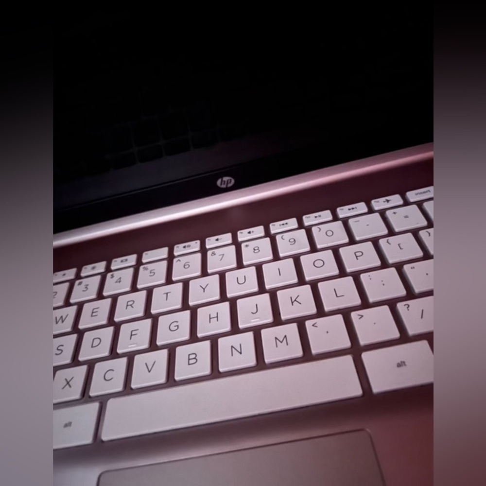 Rose Pink HP Laptop - Picture 2 of 4